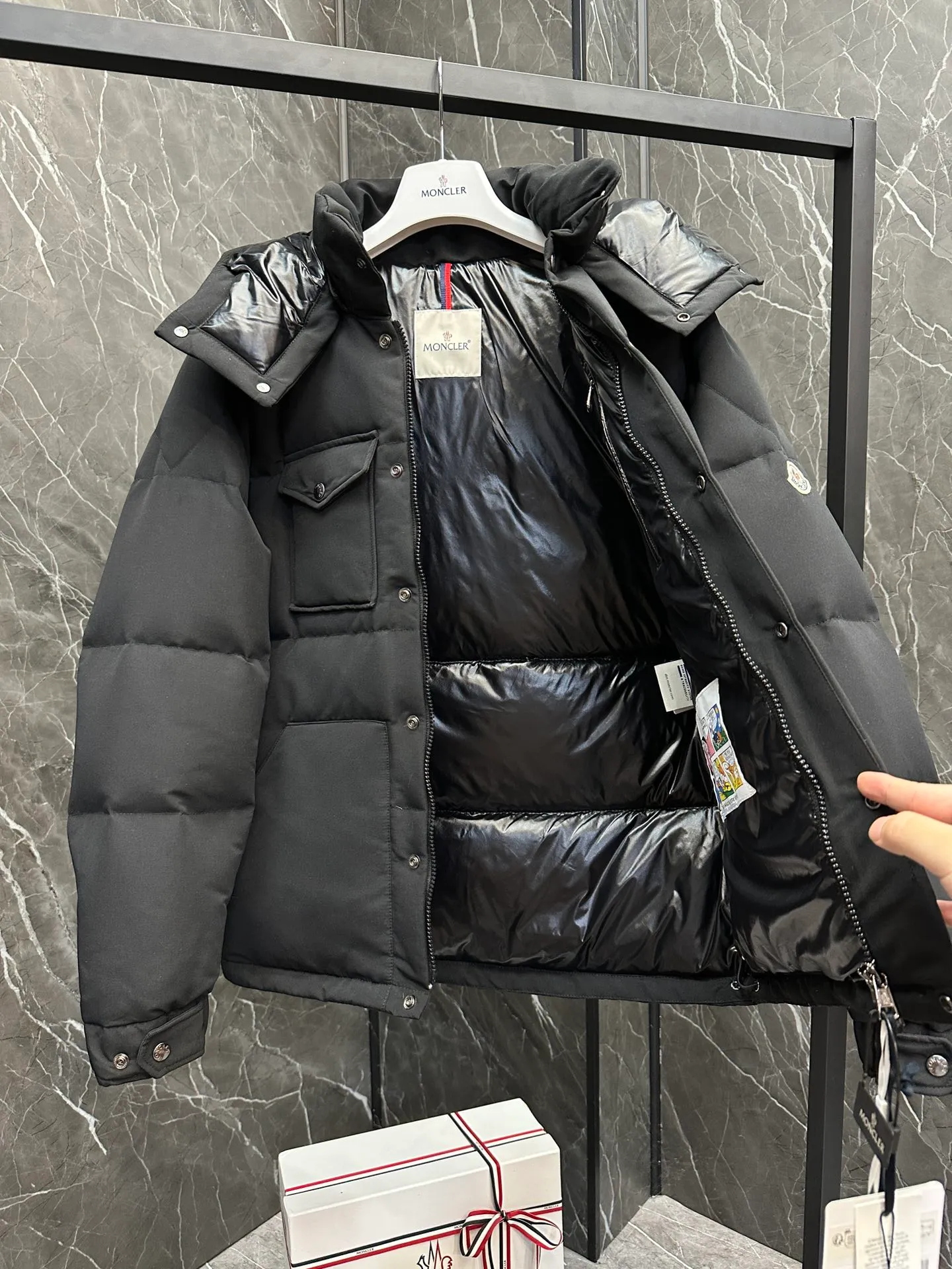 ⬆️Moncler Fornas . . . , . NFC . . 🎁. . Fornas ， ， 。 Fornas ， 。 ， ， 。 ， ， ， 。 • • • • • • • • • Size : 1-5 Black D 7872087620